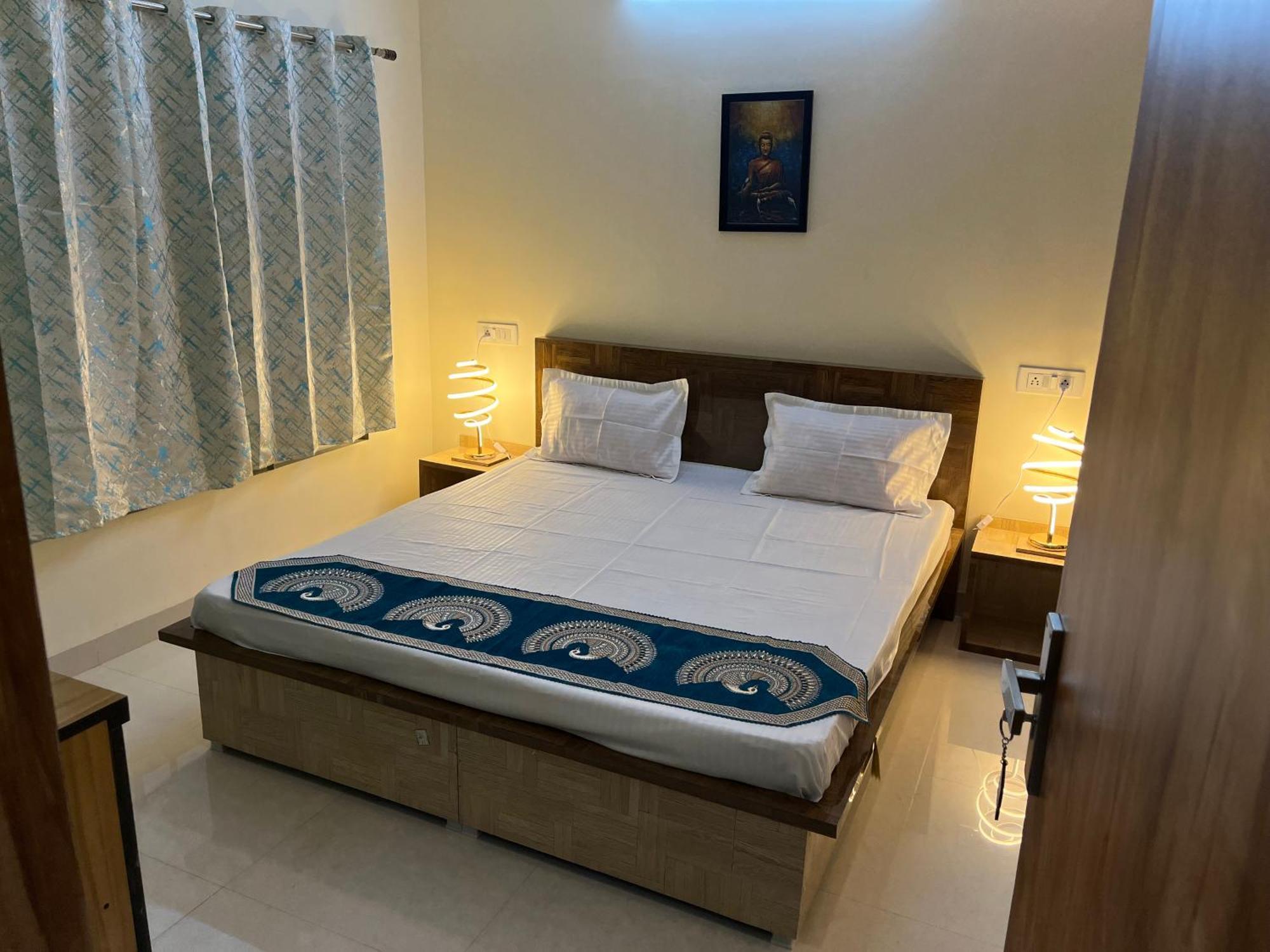 Hotel Shivashray Luxury Stays & Inn Удджайн Экстерьер фото