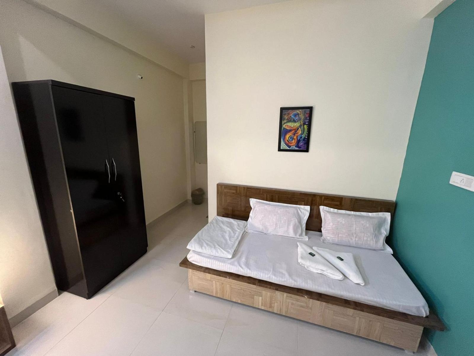 Hotel Shivashray Luxury Stays & Inn Удджайн Номер фото