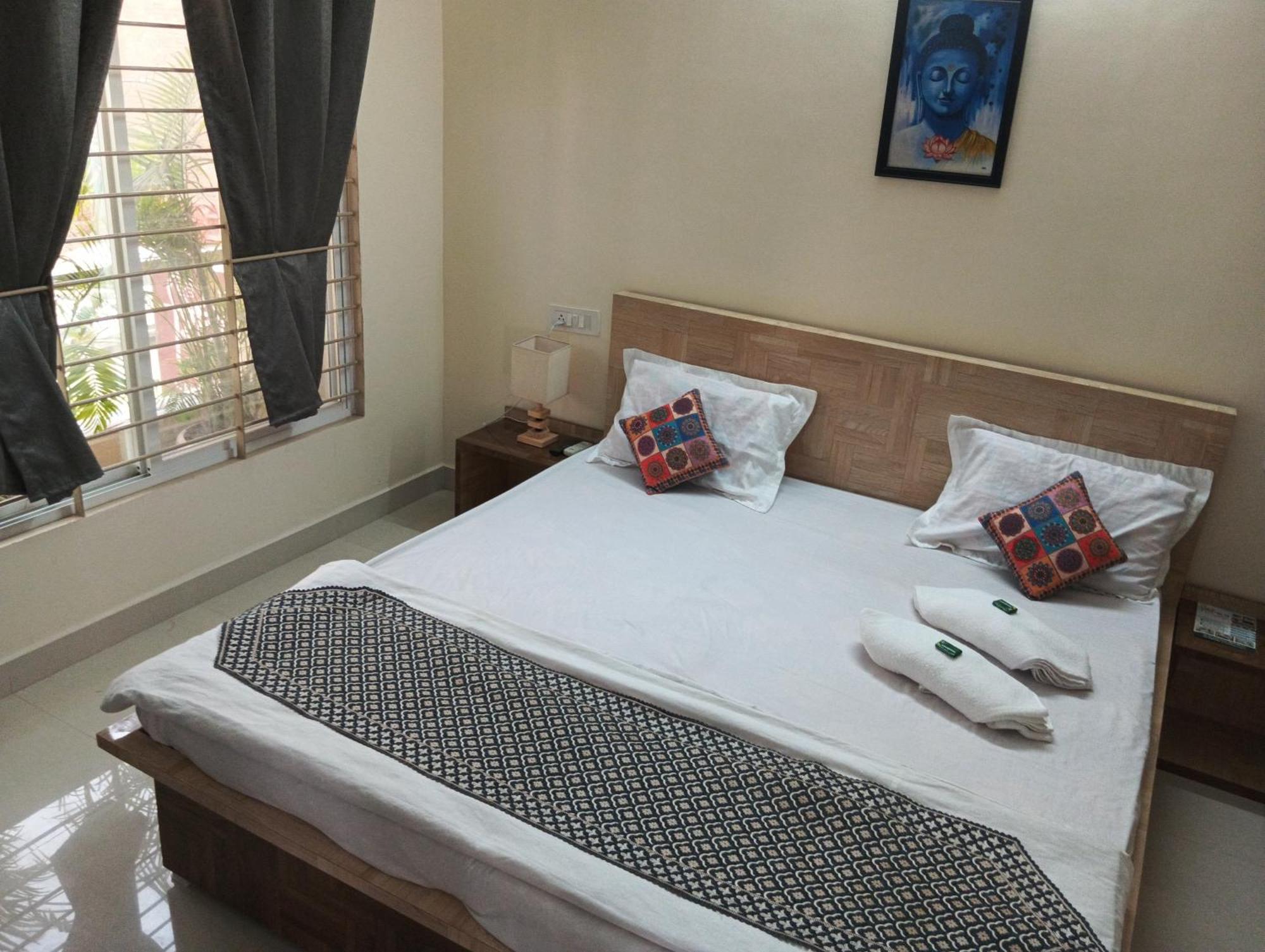 Hotel Shivashray Luxury Stays & Inn Удджайн Номер фото